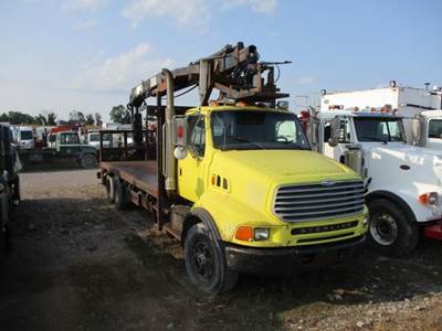 Sterling L9500 Crane Truck - 2000 HIAB 2650K Knuckle Boom