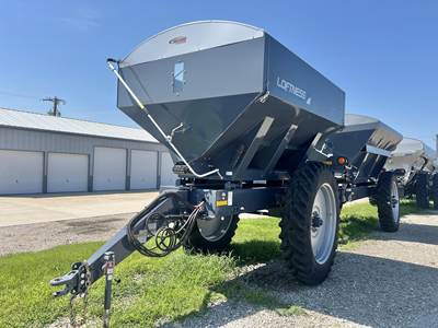 Loftness F810 Dry Fertilizer Applicator