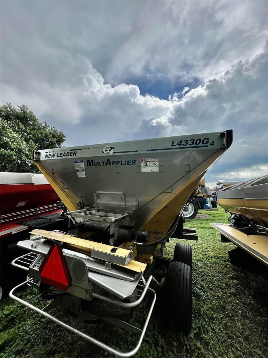 New Leader L4330G4 Dry Fertilizer Applicator For Sale Clear Lake, IA
