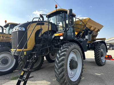 Rogator RG1100C Dry Fertilizer Applicator