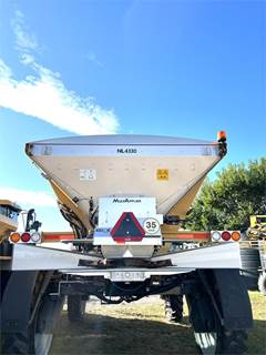 Rogator RG1100C Dry Fertilizer Applicator