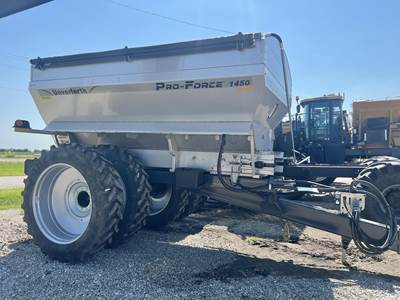 Unverferth PRO-FORCE 1450 Dry Fertilizer Applicator