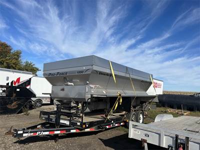 Unverferth PRO-FORCE 1850 Dry Fertilizer Applicator