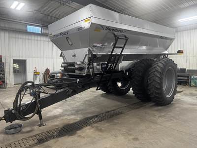 Unverferth PRO-FORCE 1850 Pull-Type Dry Fertilizer Applicator