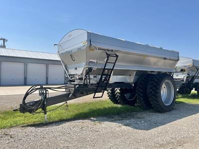 Unverferth PRO-FORCE 2250 Dry Fertilizer Applicator