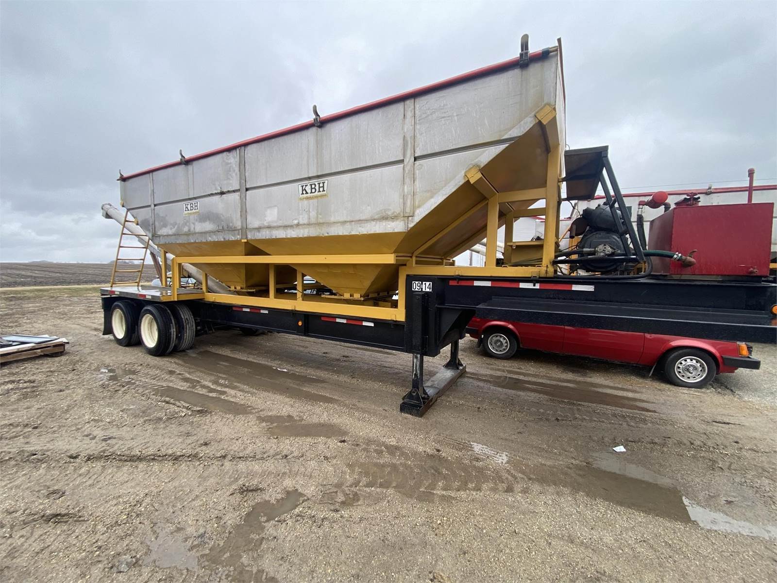 2009 KBH TT1000 Dry Fertilizer Tender For Sale Clear Lake, IA 11282240