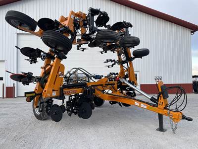 FARMADA ELXIR 64-5 Anhydrous Fertilizer Applicator