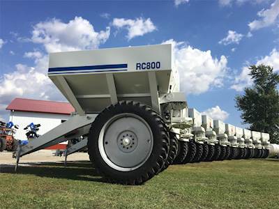 Loftness RC800 Dry Fertilizer Applicator
