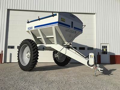 Loftness RC800 Dry Fertilizer Applicator