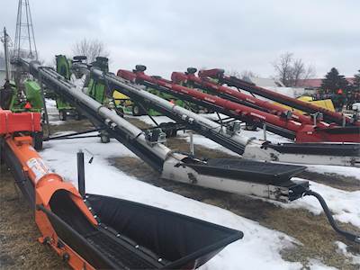 Universal 1537 FIELD LOADER TD