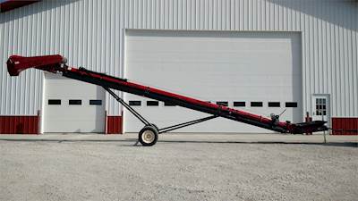 Universal 1535 SHORT FIELD LOADER TD