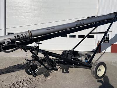 Universal 1537 SELF-PROPELLED FIELD LOADER GAS SD