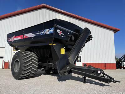 J&M 1112-20S Grain Cart