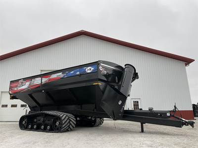J&M 1132-22T Grain Cart