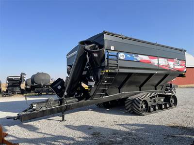 J&M 1432-22T Grain Cart