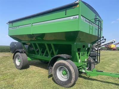 Unverferth 730 Gravity Wagon