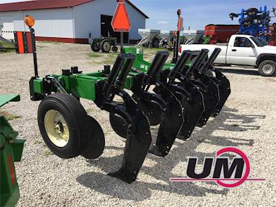 Unverferth ZONEBUILDER 132 Ripper