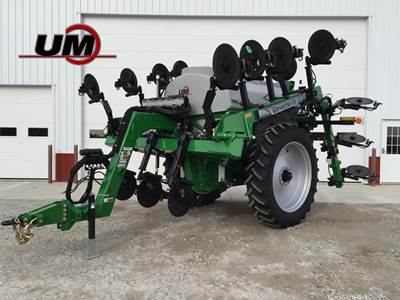 Unverferth NUTRIMAX 1400 Liquid Fertilizer Applicator