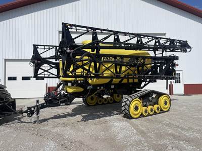 FAST 9524T Pull-Type Sprayer