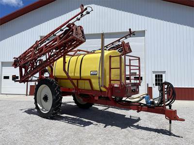 GREGSON 1300 Pull-Type Sprayer