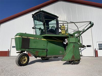 John Deere 6000 Self-Propelled Sprayer