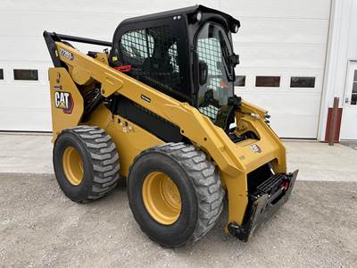 Caterpillar 272D3 Skid Steer
