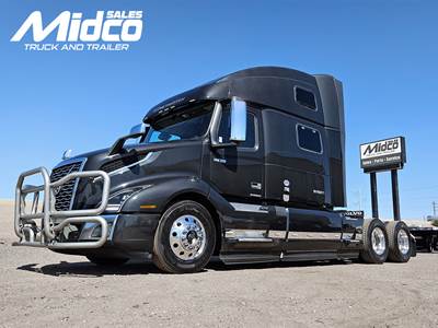 2023 Volvo VNL 860 Globetrotter Sleeper Semi Truck, Used, Arizona, Automatic, 500-549 HP, Black
