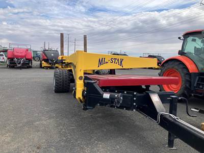 MIL-STAK PT/2150 Bale Accumulator