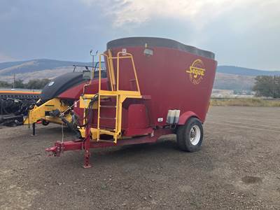 Supreme International SEG7T Feed Wagon