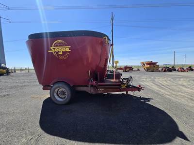 Supreme International SEG7T Feed Wagon