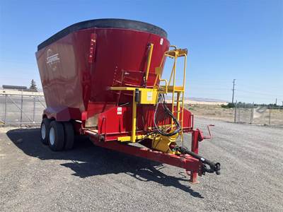 Supreme International 1700TR Feeder