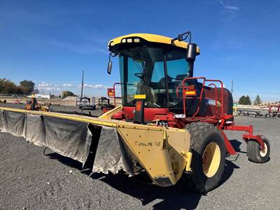 New Holland H8080 Self-Propelled Mower Conditioner/Windrower