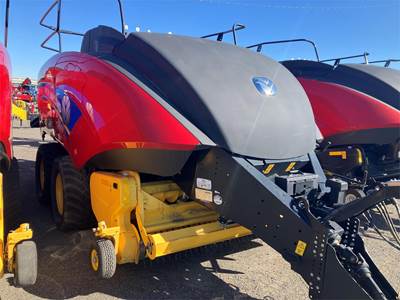 New Holland BIG BALER 340 PLUS Square Baler
