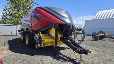 New Holland BIG BALER 340 RC HD Square Hay Baler