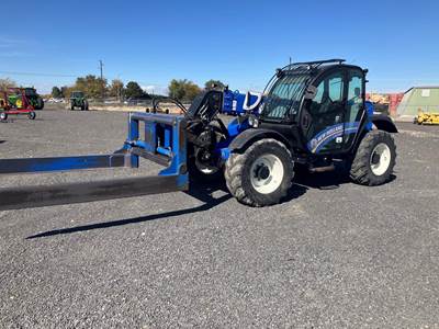 New Holland LM7.42 CLASSIC Telehandler - 9259lb Capacity, 23ft Lift Height