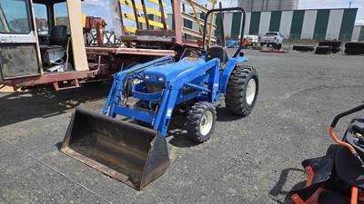 New Holland TC30 Tractor