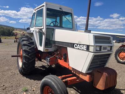 J.I. Case 2090 Tractor