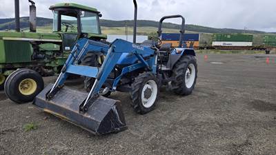 New Holland 4835 Tractor
