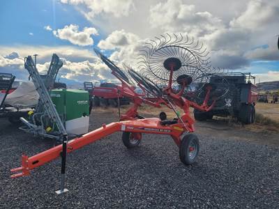 Kuhn SR108GII Hay Rake