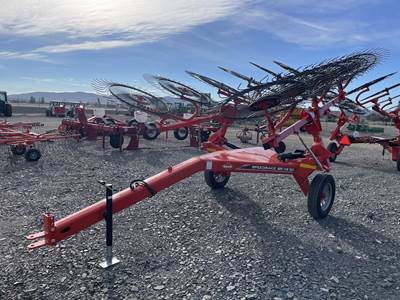 Kuhn SR112GII Hay Rake