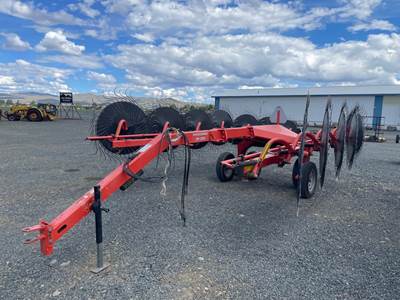 Kuhn SR314 Hay Rake