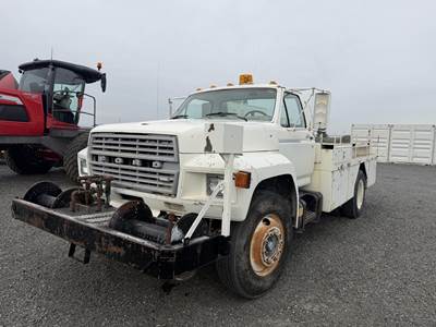 Ford F-700 Mechanic / Service Truck