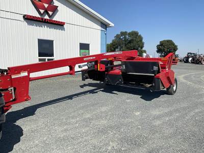 Massey Ferguson 1372 Pull-Type Mower Conditioner/Windrower