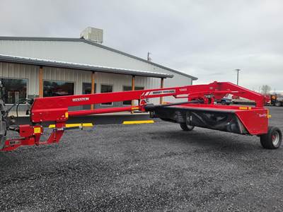 Massey Ferguson 1393 Pull-Type Mower Conditioner/Windrower