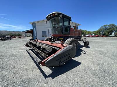 Massey Ferguson 9425 Self-Propelled Mower Conditioner/Windrower