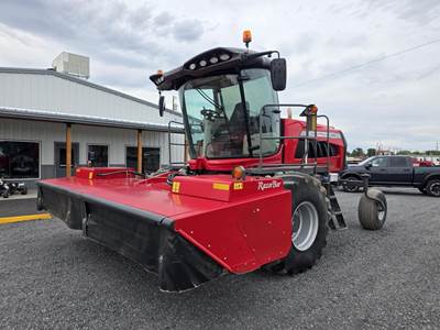 Massey Ferguson WR265 Self-Propelled Mower Conditioner/Windrower