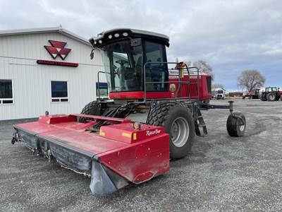 Massey Ferguson WR9870 Self-Propelled Mower Conditioner/Windrower