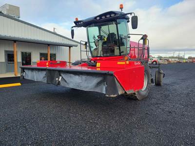 Massey Ferguson WR9980 Self-Propelled Mower Conditioner/Windrower
