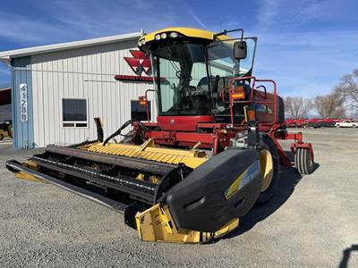 New Holland H8040 Self-Propelled Mower Conditioner/Windrower