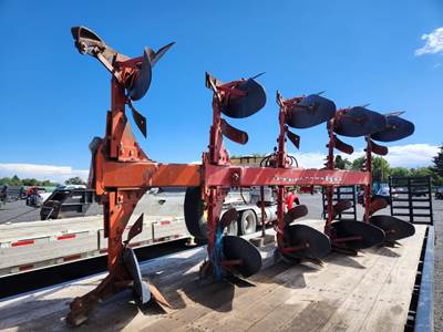 Massey Ferguson 570 Plow